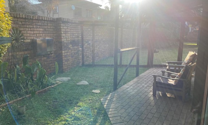 Benoni Bed & Breakfast | Tal Trees Siesta