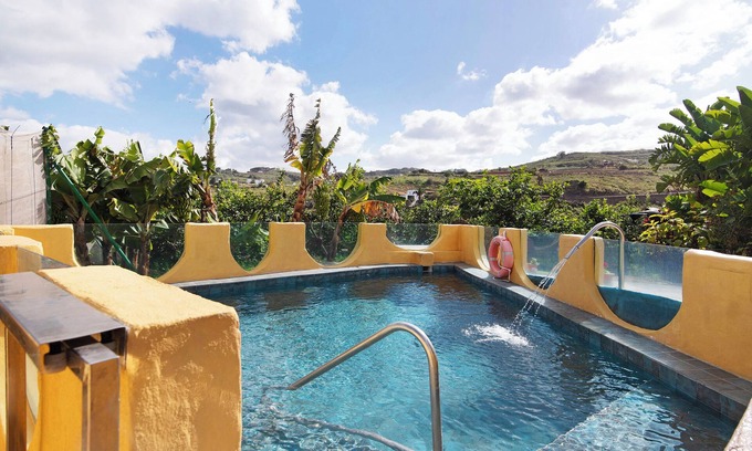 Santa Maria de Guia de Gran Canaria Villa | 'Talu' Holidays with Sea Views, Private Pool and Wi-Fi
