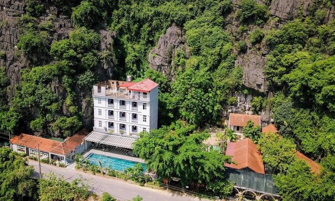 Hoa Lu House | Tam Coc Lakeside Homestay