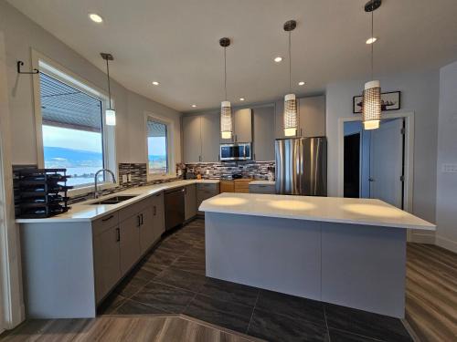 Okanagan-Similkameen House | Tangled Vines Lakeview Retreat