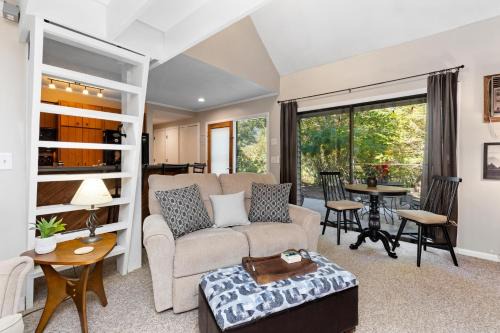 Nellysford House | Tanners Ridge 37 with Wintergreen Advantage
