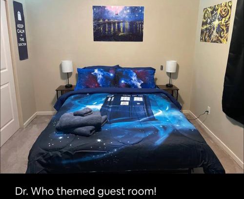 Aloha House | Tardis Dr Who Themed Guest Room