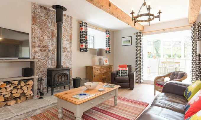 West Witton Cottage | Tastefully decorated with sumptuous furnishings.