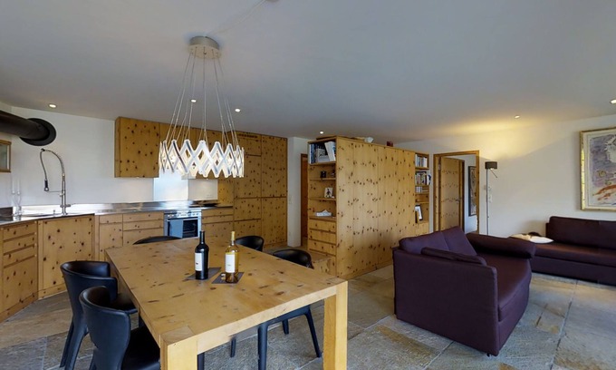 Zuoz Apartment | Tastefully furnished 3½-room apartment on the ground floor, ca.