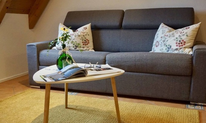 Sugenheim Apartment | Tastefully renovated 2-room non-smoking apartment with a wonderful view of the garden