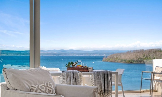 Acacia Bay House | Taupo Penthouse Apartment