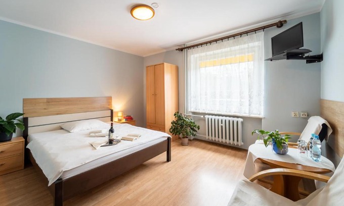 Chynow Bed & Breakfast | Tawerna "Cicha Przystań"