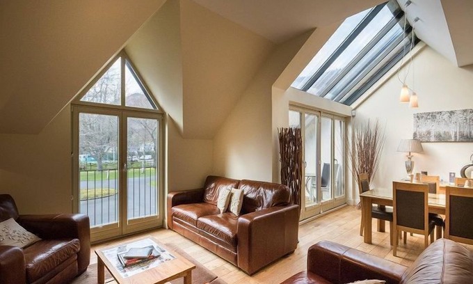 Kenmore Cottage | Tay View Lodge - sleeps 6 guests in 3 bedrooms