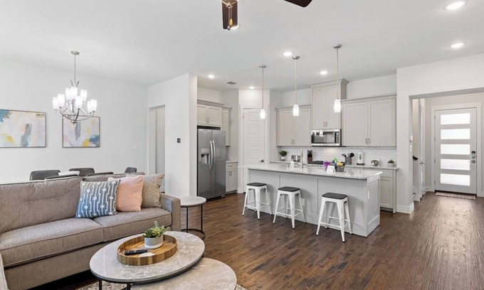 Vickery Meadow House | TCH - Charming 3bd/2.5ba home in Dallas w/Office