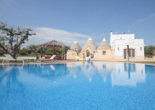 Monopoli House | TD Trulli Bruco Large Pool for Family Fun