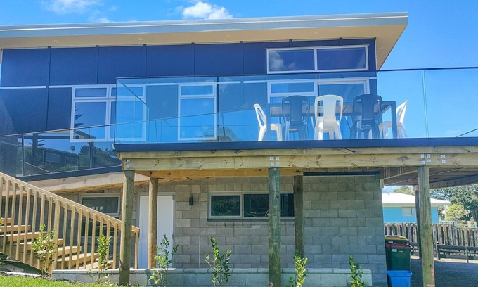 Pukehina House | Te Waatea "Relax by the water" Wheelchair Accessibility