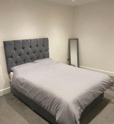 Plumstead Apartment | Tee's apartments