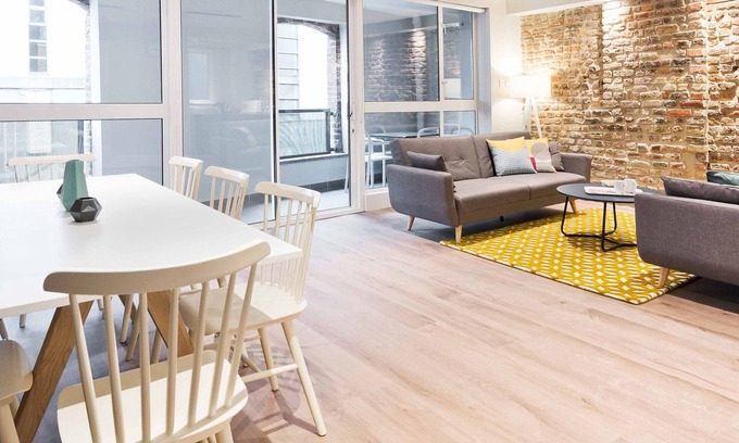 Temple Bar Apartment | Temple Bar Crown Square Deluxe 2 Bedroom Apartment - Prime location! - sleeps 7