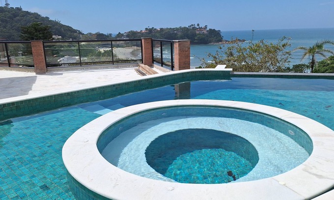 Ubatuba House | Tenório. Casa Nova. 5 Suítes. Piscina com Vista