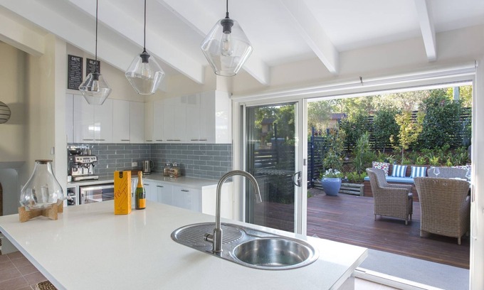 Mollymook Beach House | ten on clyde - Mollymook Beach