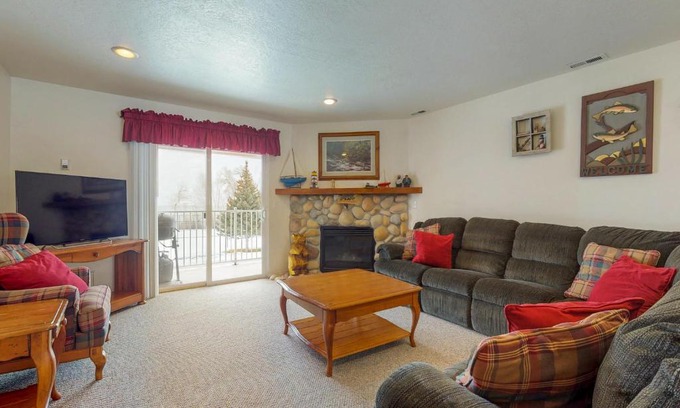 Harbor Village Apartment | Tennis Court Condo
