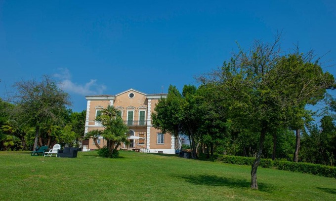 Montemarciano Bed & Breakfast | Tenuta Villa Colle Sereno