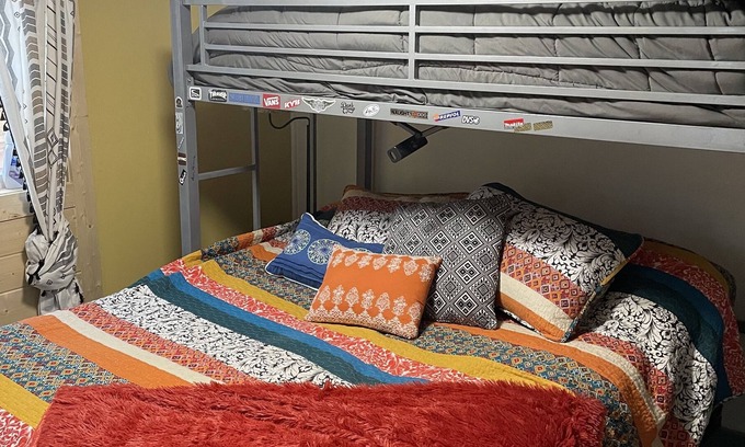 Pelkie Cabin | Tequila Sunrise