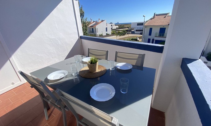 Mas Pinell Apartment | TER 22C - Renovated, aircon, seaview and with pool