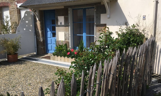 Cancale House | TERBELOC * Pretty Breton house located in the heart of Cancale