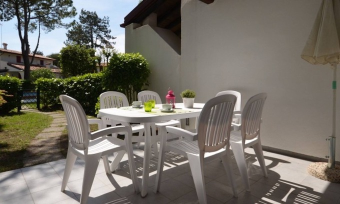 Bibione Lido dei Pini Apartment | Terraced house with private garden