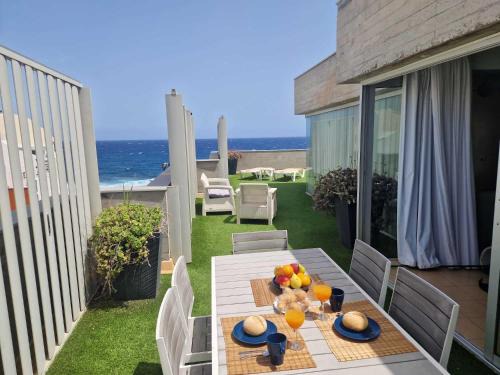 Puerto de Guimar Apartment | Terraza al Mar