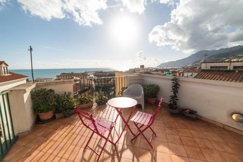 Rione Duomo Apartment | Terrazzo Privato & Vista sul Mare nel Centro Storico & Wi-Fi - Casa Dorotea