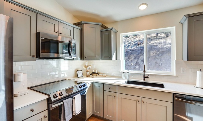 Crooked River Ranch House | Terrebonne Home: Steps to Deschutes River!
