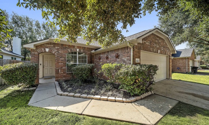 Tomball House | Terrific 3-bedroom house with Central AC in Tomball TX
