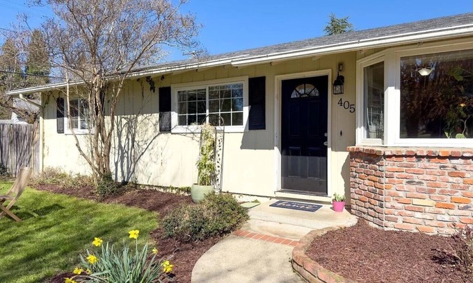 Jacksonville House | Terrific 4-bedroom house in Jacksonville In The Heart of Town