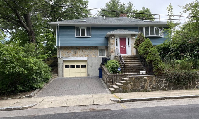 Brook Farm House | Terrific vacation house only 4.5 miles away from downtown Boston