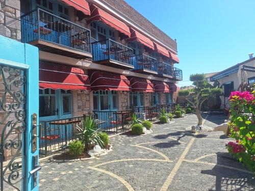 Ayvalik Hotel | Tetka Konukevi