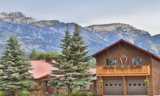 Moose Wilson Road Cabin | Teton View B&B - The Cabin - incl. Great Breakfast-Teton Views-no cleaning fees