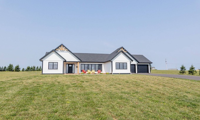 Granville House | Texadians Clubhouse with River Access