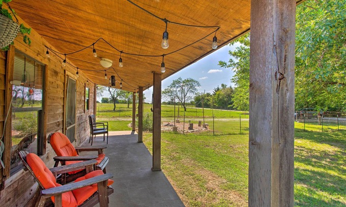 Collinsville Cabin | Texas Countryside Retreat on 130 Acres!