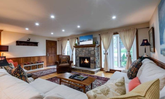 Vail Condo | Texas Townhouse On Gore Creek, Walk To Lifts, Vail Village