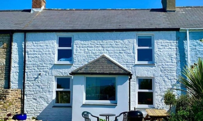 St Just Cottage | Teylú - a cosy Cornish cottage