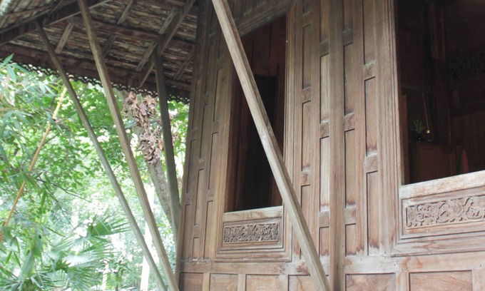 Hang Dong House | Thai Teak House Garden Homestay