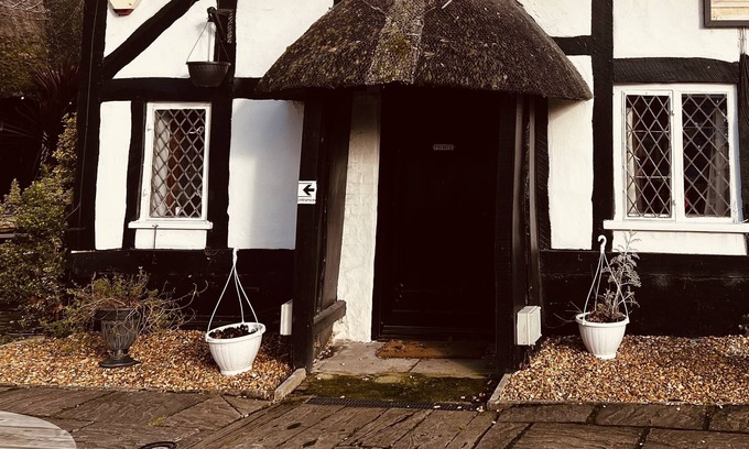 New Forest District Cottage | Thatched Cottage on the doorstep of the New Forest