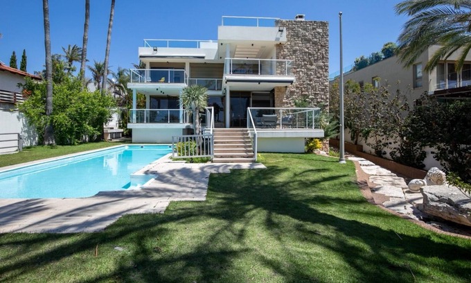 Herzliya Pituach Villa | ♦The 3 Palm Villa♦