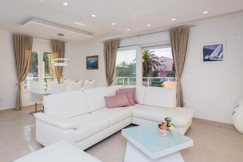 Podstrana Apartment | The Adriatic Pearl Split