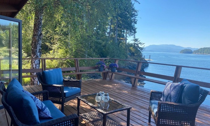Quadra Island House | The April Point Harbour House BC approved accommodation on waterfront