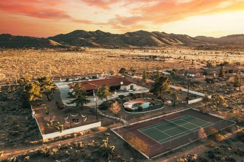 Yucca Valley House | The Artanis Villa By The Cohost Company