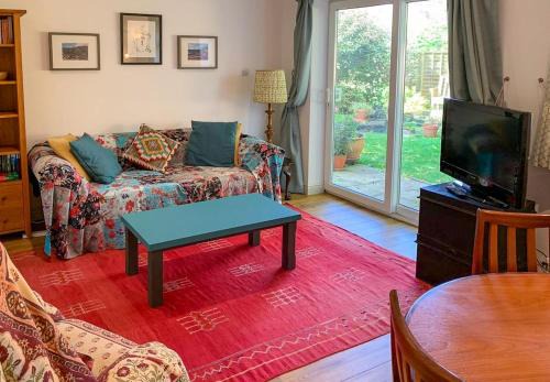 Frome Apartment | THE ASH TREE - Charming & comfortable apartment