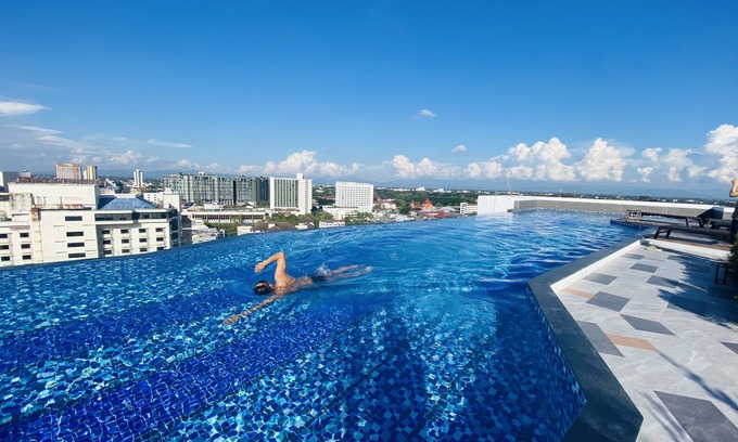 Chang Khlan Condo | The Astra Sky River｜Luxury Suite/Soft King BED｜150m rooftop infinity pool