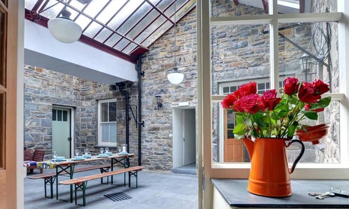 Penmorfa House | The Atrium in Porthmadog