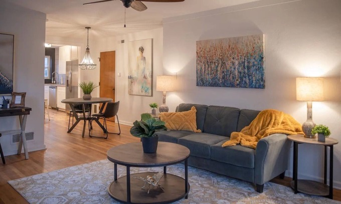 Grandview Heights House | The Avalon (D)- King Bed- Hot Tub- Near OSU