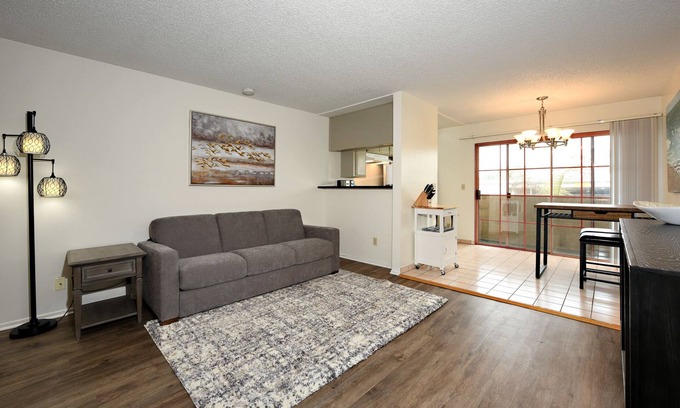 Palms Apartment | The Bagley #209