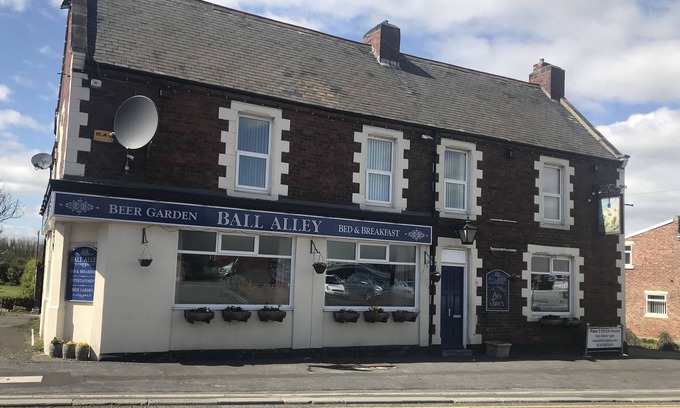 Stanley Bed & Breakfast | The Ball Alley