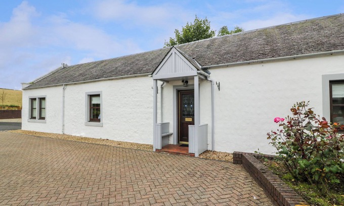 Mauchline Cottage | THE BARN AT DALDORCH, country holiday cottage in Tarbolton